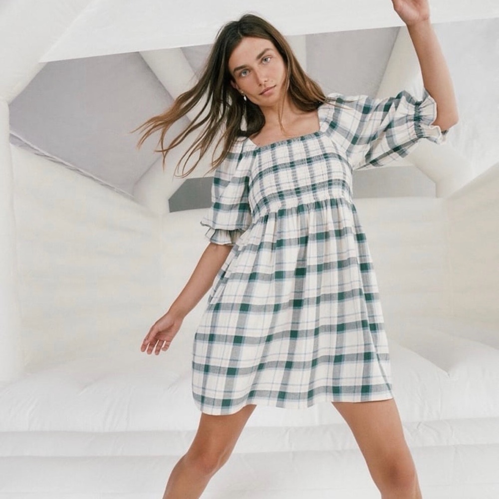 Madewell Lucie Elbow-Sleeve Smocked Mini Dress in Lebaum Plaid